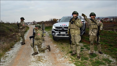 Türk askeri, Kosova'da devriye faaliyetlerine devam ediyor