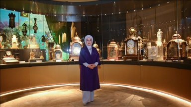 أمينة أردوغان تفتتح جناحا خاصا للساعات في متحف "طوب قابي"