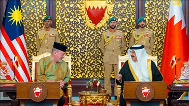 المنامة.. ملكا البحرين وماليزيا يعقدان مباحثات موسعة 