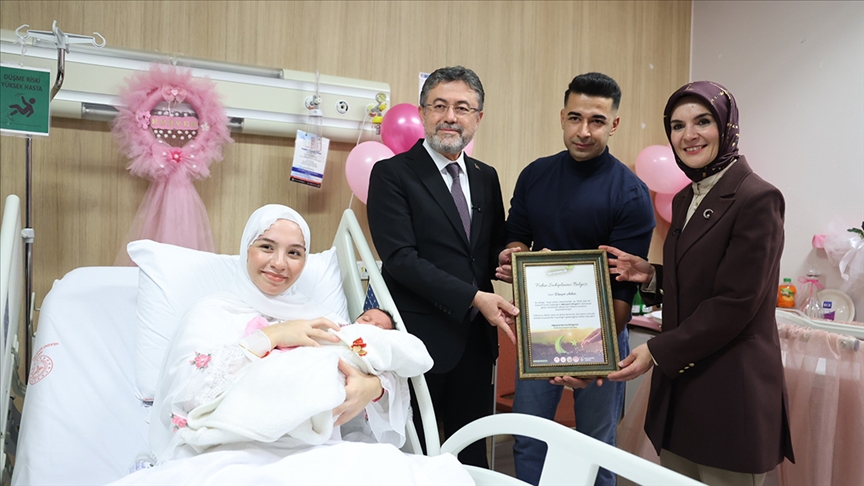 Her yeni doğan bebek ve yeni evli çift adına bir fidan 