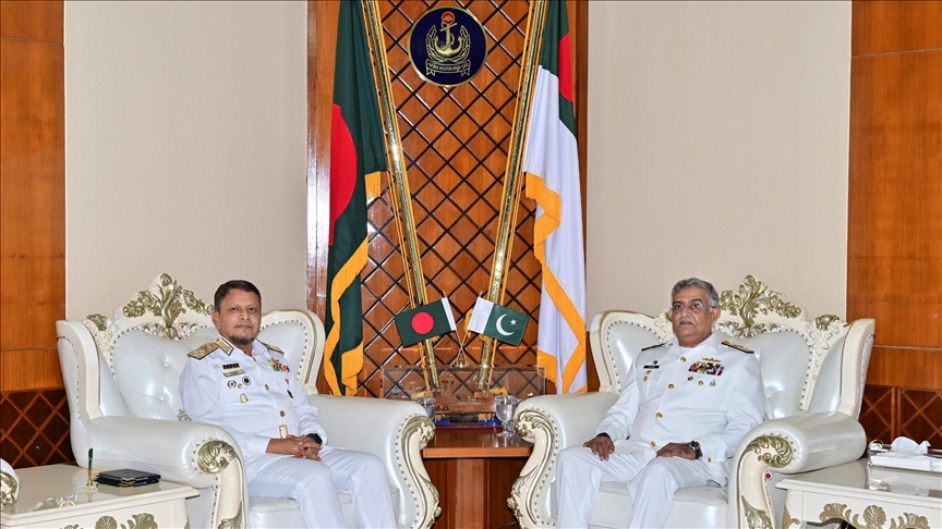 Pakistan's naval chief arrives in Bangladesh