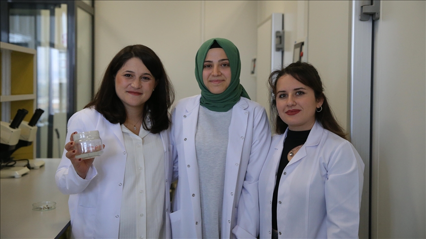 Niğde\'de akademisyen doğal tohum kaplama malzemesi geliştirdi