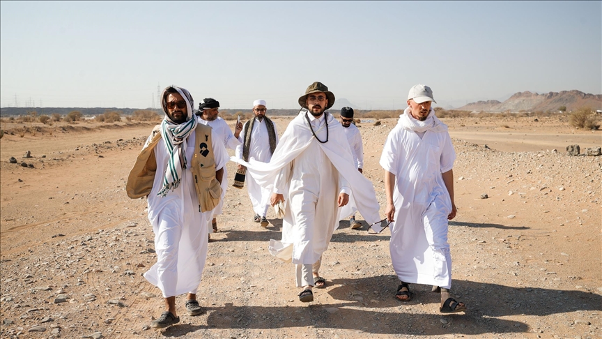 على خطى النبي.. مسلمون يقتربون من ختام مسار الهجرة