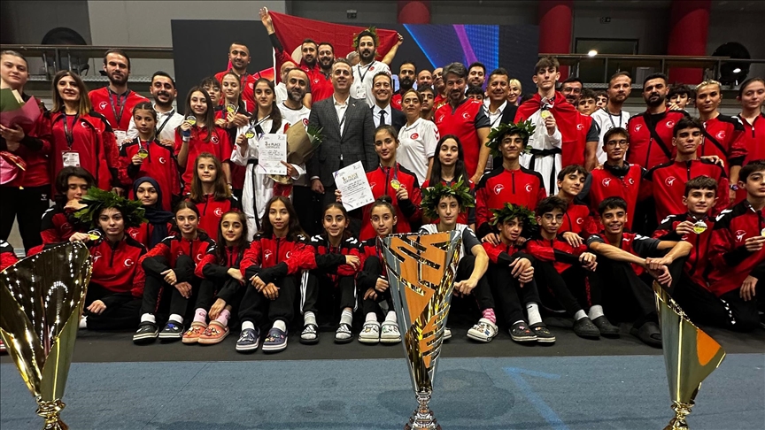 تركيا تحرز بطولة أوروبا للتايكواندو بفئة الناشئين