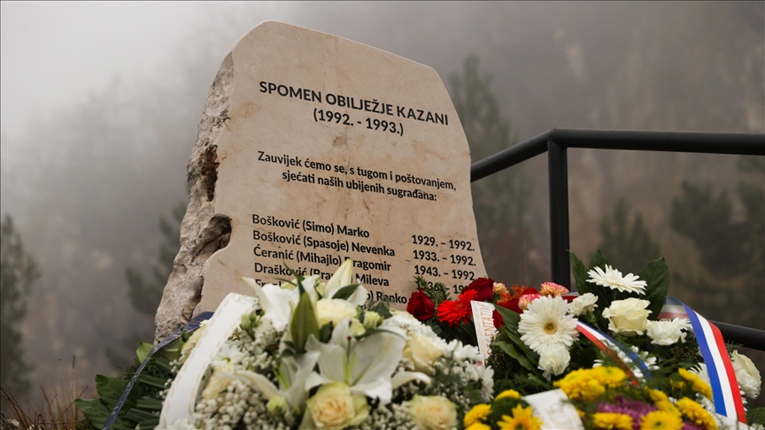 Delegacije položile cvijeće na spomen-obilježju Kazani: Odati počast nevino ubijenim sugrađanima je velika odgovornost