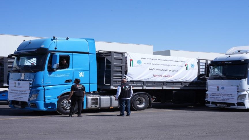 الأردن يرسل 16 شاحنة مساعدات إلى سوريا