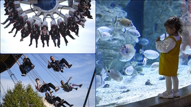 İstanbul'da ara tatilde aileler millet bahçeleri, eğlence merkezleri ve Tarihi Yarımada'da vakit geçirdi