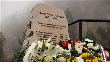 Delegacije položile cvijeće na spomen-obilježju Kazani: Odati počast nevino ubijenim sugrađanima je velika odgovornost