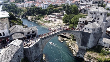 BiH: Prije 32 godine granatama HVO-a srušen Stari most u Mostaru