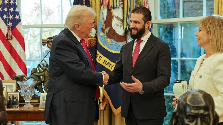 الرئيس السوري يغادر البيت الأبيض بعد لقاء مغلق مع ترامب