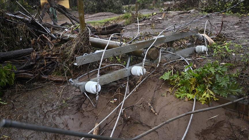 6 dead, 750 injured after powerful tornado rips through southern Brazil