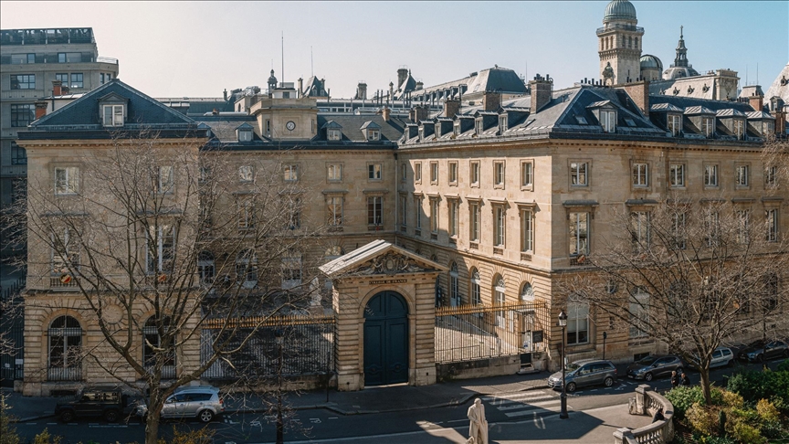 أحد أعرق المعاهد الفرنسية يلغي ندوة حول فلسطين