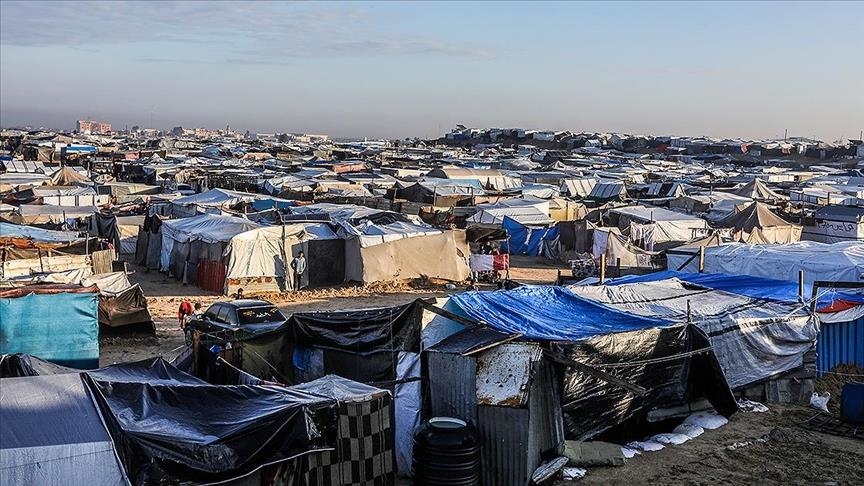 Mijëra palestinezë në Gaza kërkojnë urgjentisht tenda për të kaluar dimrin