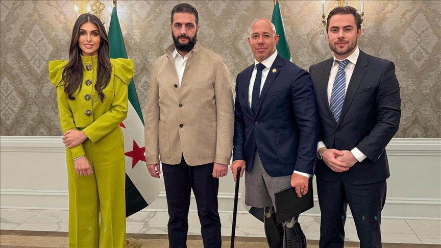 إعلام سوري: اجتماع للشرع مع نائب أمريكي يخفف موقفه تجاه رفع العقوبات