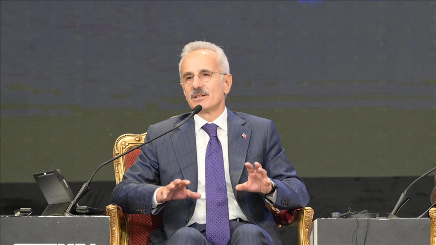 Bakan Uraloğlu Kahire’deki TransMEA 2025 fuarı ve forumunda AA’ya konuştu