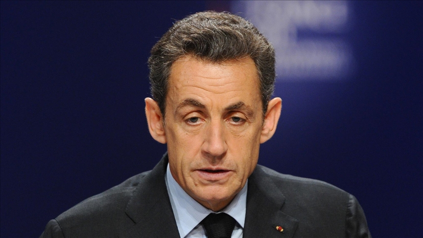 Fransa'da mahkeme eski Cumhurbaşkanı Sarkozy'nin adli kontrol şartıyla serbest bırakılmasına hükmetti