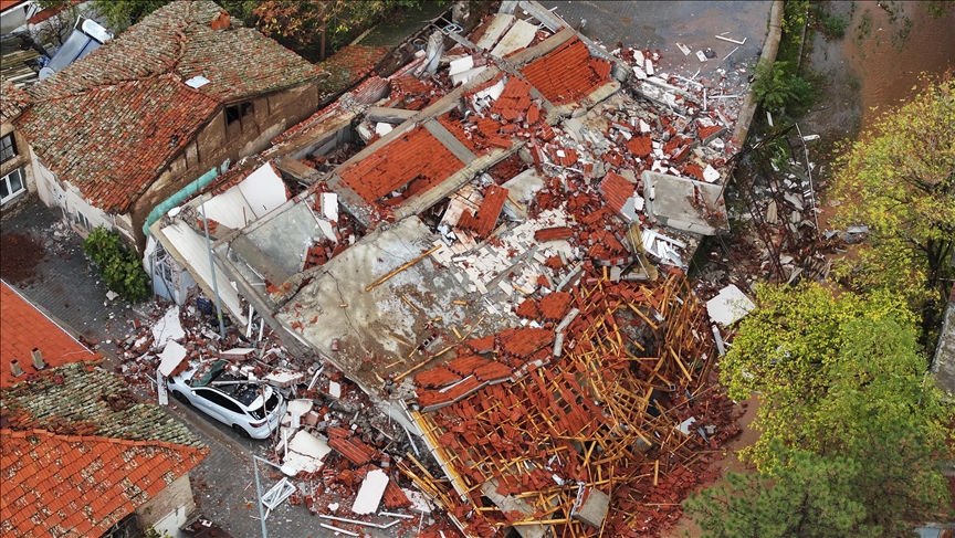 Sındırgı üç ayda Türkiye'nin yıllık deprem ortalamasının yüzde 60'ını yaşadı