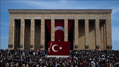 Büyük Önder Atatürk'ü anıyoruz