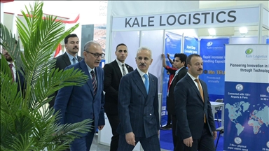 وزير النقل التركي: ندرك أهمية قناة السويس وضرورة زيادة قدرتها الاستيعابية