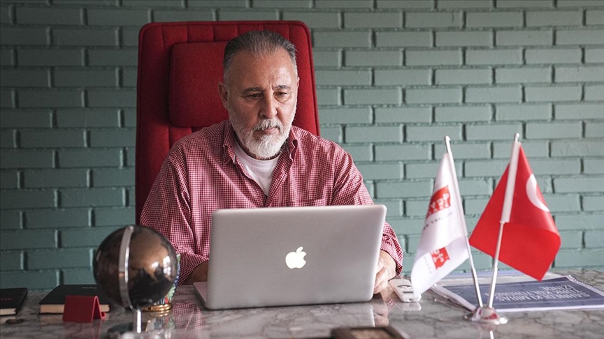 Sanatçı Kemal Başar, "Ailemiz Geleceğimiz Fotoğraf Yarışması"na katıldı