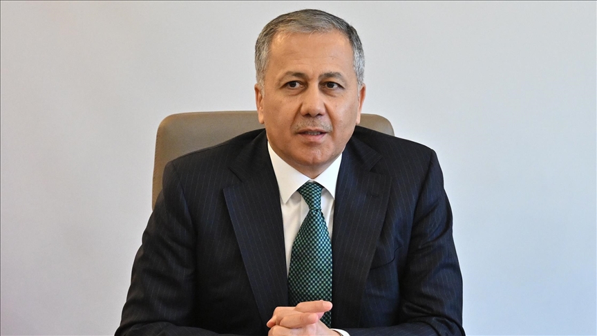 وزيرا داخلية تركيا وجورجيا يبحثان حادث تحطم طائرة شحن عسكرية 