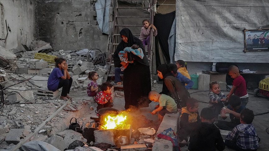 Постар палестински пар во Газа се грижи за своите 36 внуци по загубата на пет свои деца во израелските напади