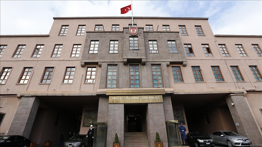Turkish defense chief discusses rescue efforts with Azerbaijani, Georgian counterparts after plane crash