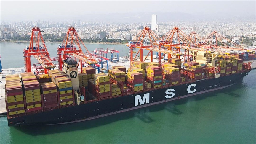 Kapasitesi artırılan Mersin Limanı\'nın yeni terminaline 400 metrelik konteyner gemisi yanaştı 