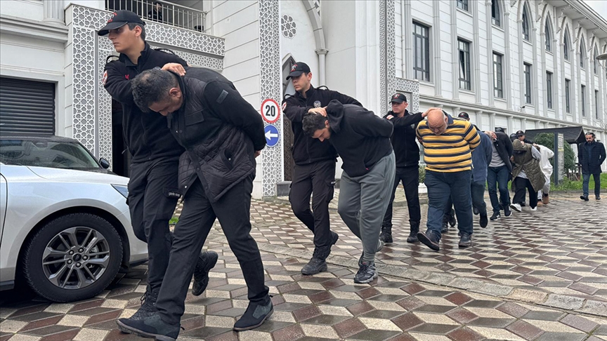 Kocaeli\'deki fabrika yangınına ilişkin gözaltına alınan 11 zanlı adliyeye sevk edildi