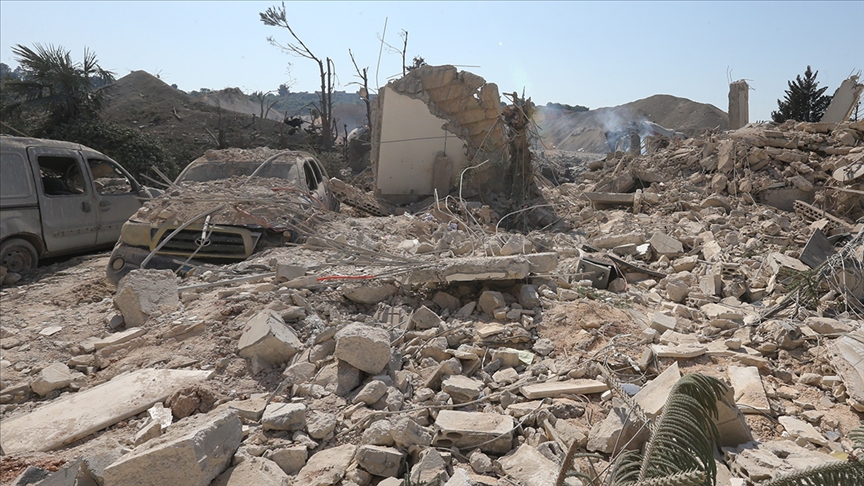 İsrail ordusu, Lübnan'ın güneyinde çok sayıda binayı yıktı 