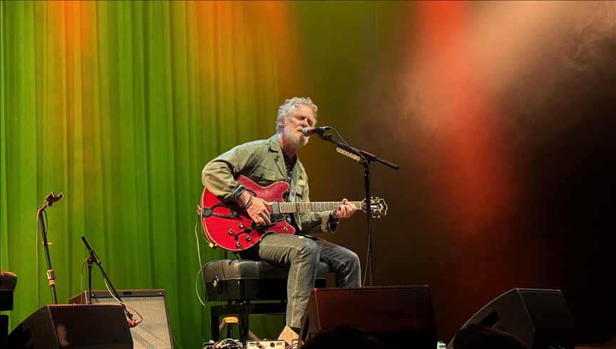 Oscar ödüllü müzisyen Glen Hansard ilk kez İstanbul\'da konser verdi