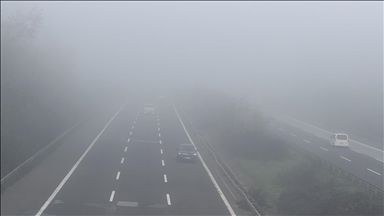 Anadolu Otoyolu'nun Düzce kesiminde sis etkili oldu
