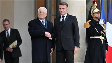 Le président de l'État de Palestine, Mahmoud Abbas reçu à l'Élysée par Macron