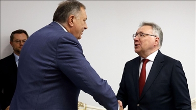 Dodik s Kalabuhovom: RS ne razmišlja o kretanju ka članstvu u NATO-u