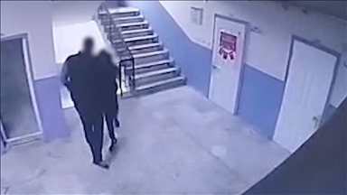 Manisa'da otizmli öğrenciyi merdivenden iten okul müdürü gözaltına alındı