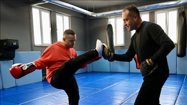 Trabzon'da yaşayan down sendromlu Emre'nin ikinci evi spor salonu oldu