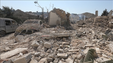 İsrail ordusu, Lübnan'ın güneyinde çok sayıda binayı yıktı 