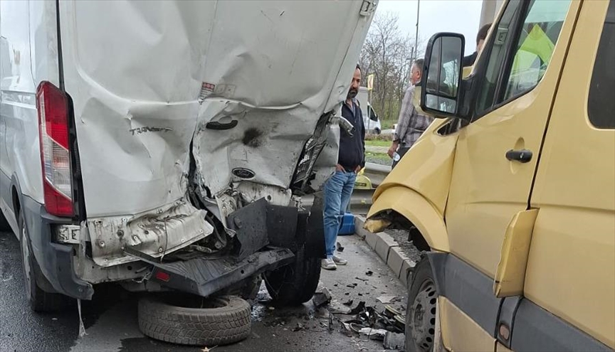 Li Stenbolê qeza: 12 birîndar