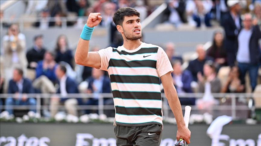 ATP Finalleri\'nde Alcaraz, Fritz\'i yenerek 2. maçından da galibiyetle ayrıldı