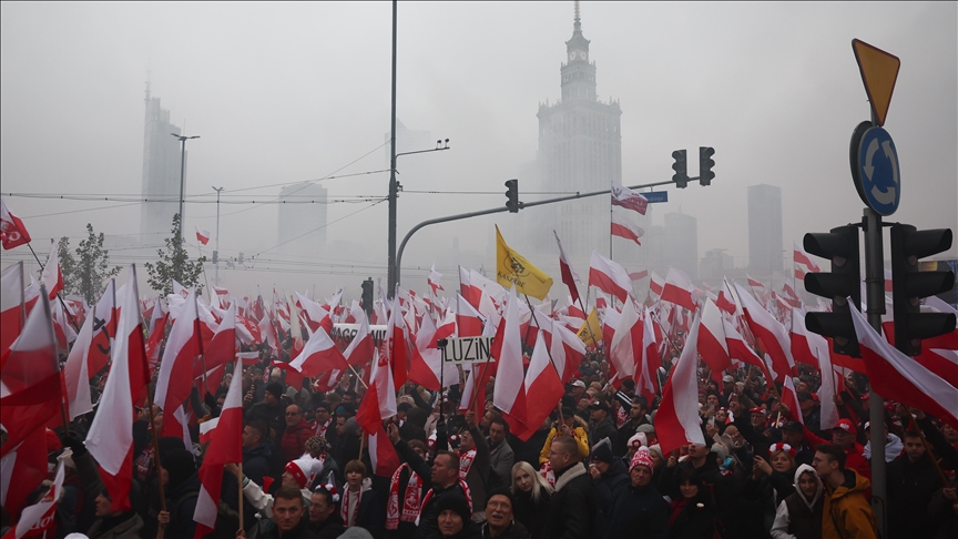 Tens of thousands fill streets of Poland's capital for Independence March