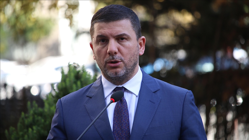 Kosovë  Memli Krasniqi jep dorëheqje nga pozita e kryetarit të PDK së