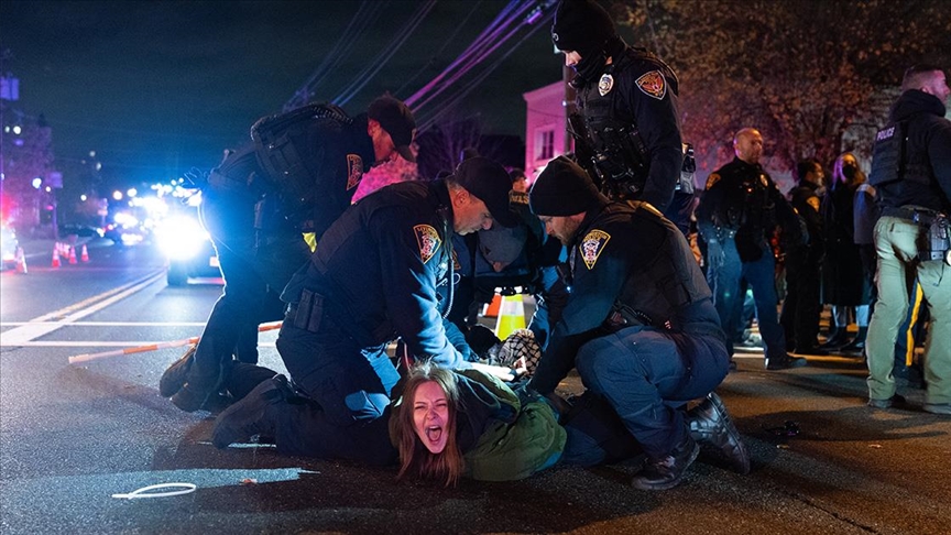 ABD'de polis, eski İsrail Savunma Bakanı Gallant'ı protesto edenlere sert müdahalede bulundu
