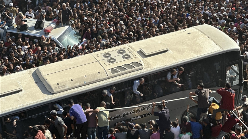 نادي الأسير: إسرائيل تمنع سفر عائلات الأسرى المبعدين إلى مصر