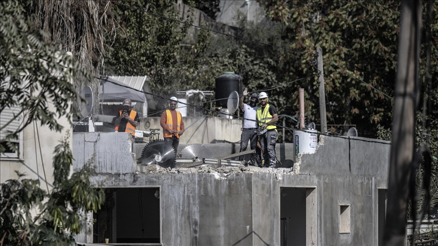 السلطات الإسرائيلية تهدم منزلا فلسطينيا في القدس الشرقية