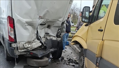 Li Stenbolê qeza: 12 birîndar