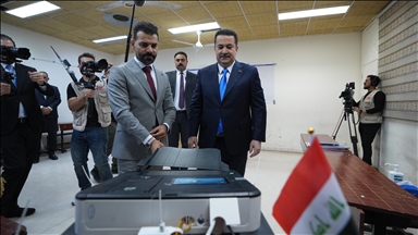 Iraqi premier says to start talks to form new government as his coalition leads parliamentary polls