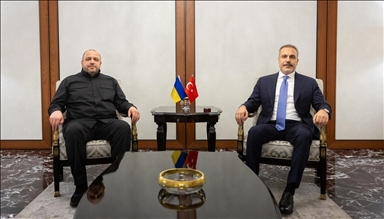 Турскиот министер Фидан се сретна со секретарот за национална безбедност на Украина