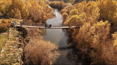 تركيا.. متنزه "إنجي كيفالي" وجهة لتصوير الزفاف بألوان الخريف