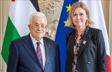France : la présidente de l’Assemblée nationale reçoit Mahmoud Abbas
