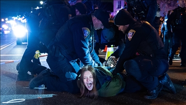 Američka policija koristila silu protiv demonstranata na protestu protiv posjete bivšeg izraelskog ministra odbrane